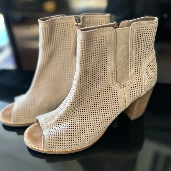 Women's Tom’s Tan Ankle Boots - Picture 1 of 6